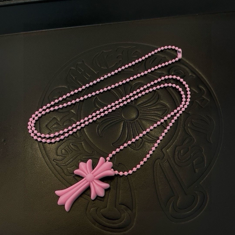 Ch*0me He**ts necklaces